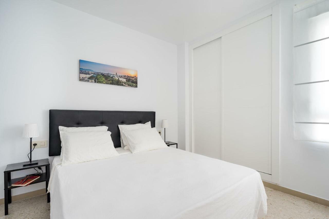 Arcos Beach Infostays - Free Parking Malaga Bagian luar foto