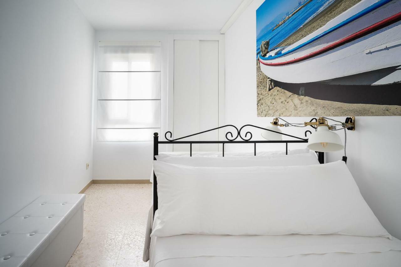 Arcos Beach Infostays - Free Parking Malaga Bagian luar foto